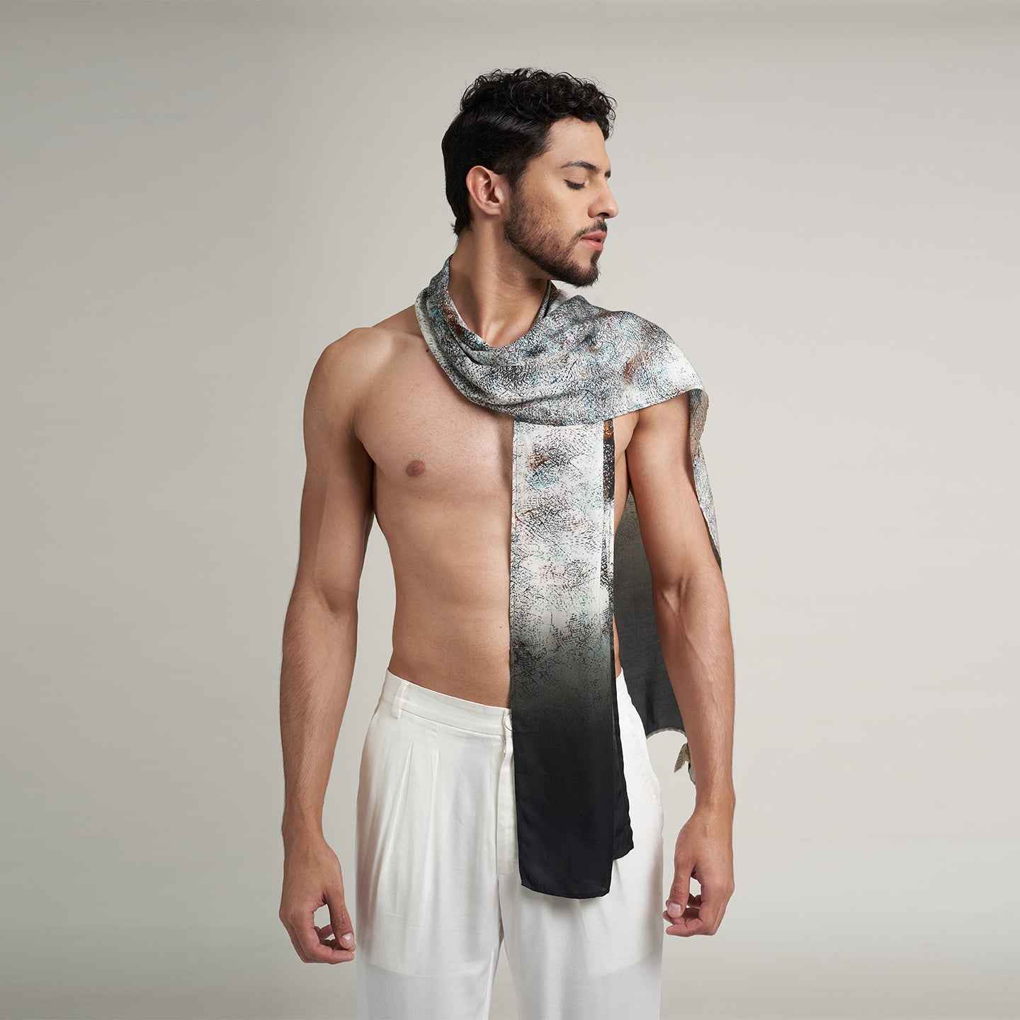 ORGANIC PRINTED HAZY GREY SCARF